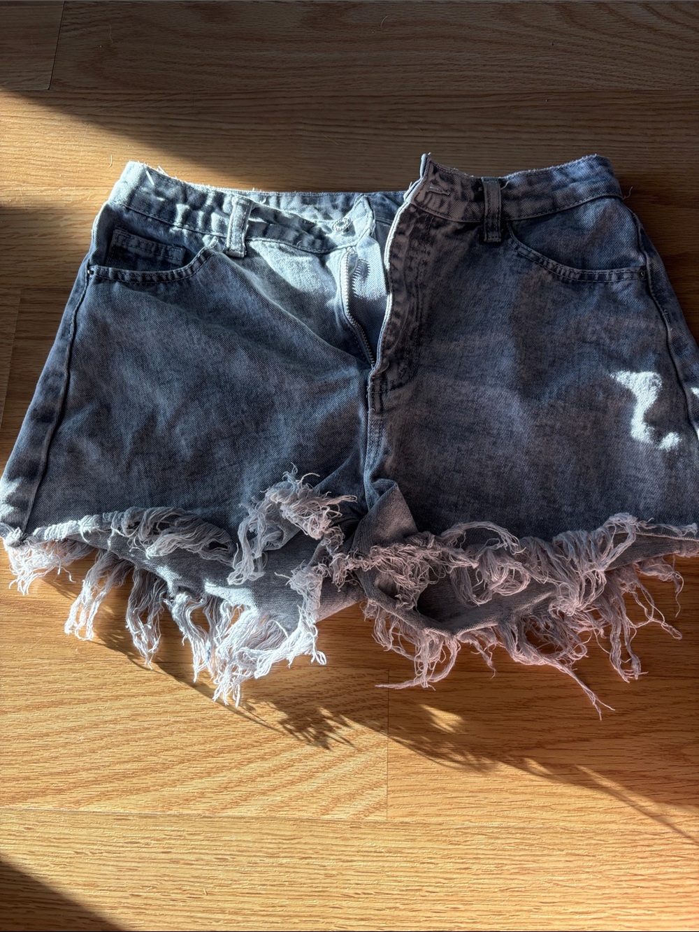 Frayed Hem Acid-Wash Grey Denim Shorts waist size 30